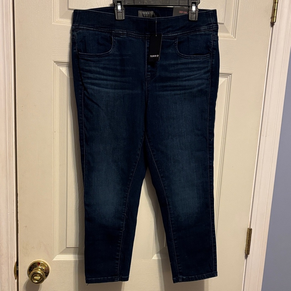 Torrid Dark Wash Cropped Jeans